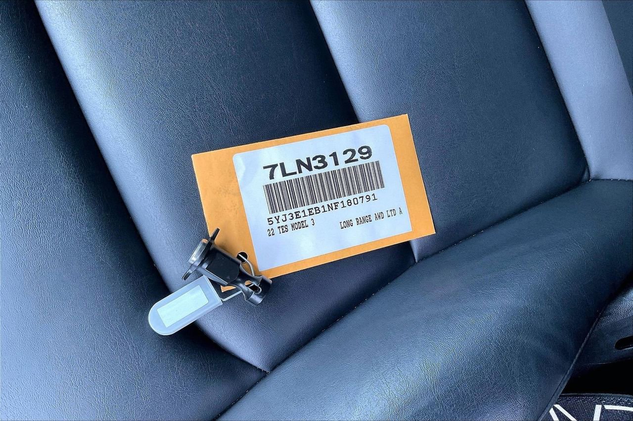 Used 2022 Tesla Model 3 Long Range AWD/4WD image 34