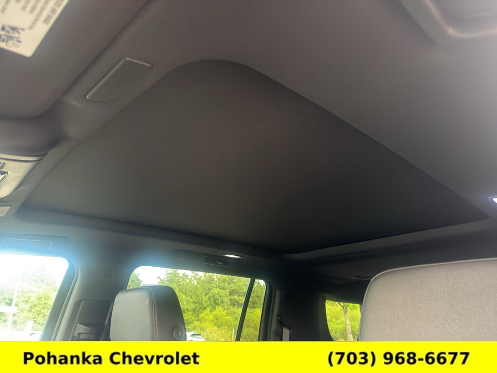 New 2026 Chevrolet Suburban Z71 w/ Comfort Package AWD/4WD image 19