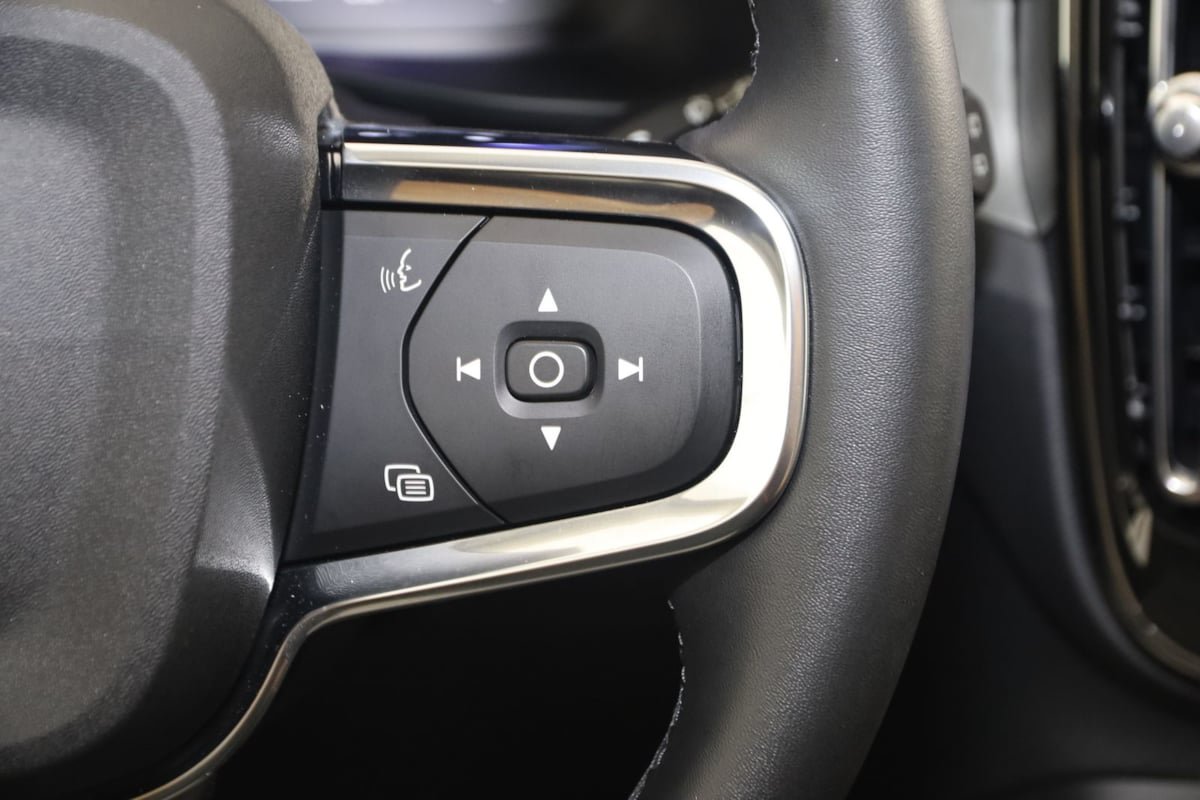 Used 2026 Volvo XC40 B5 Plus AWD/4WD image 35