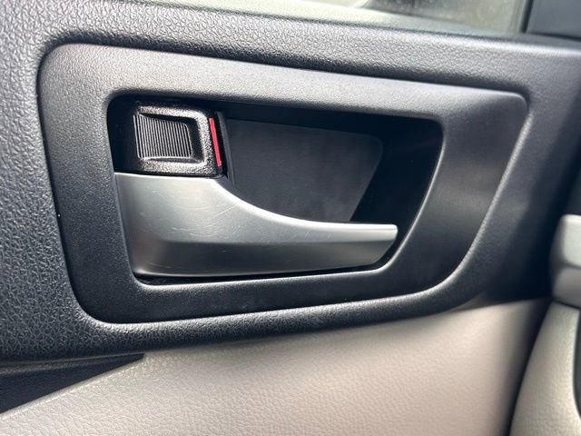 Used 2019 Toyota Highlander XLE FWD image 13