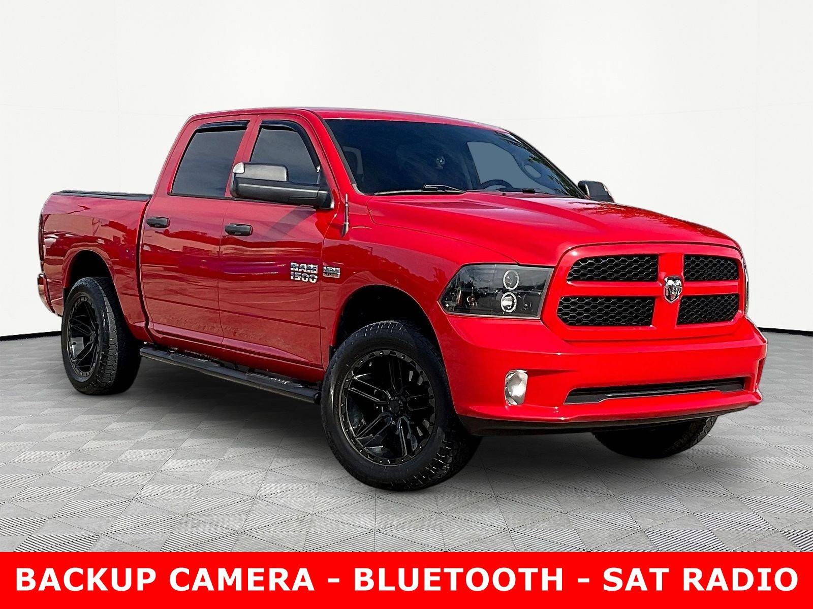 Used 2018 RAM 1500 Express w/ Express Value Package AWD/4WD image 3