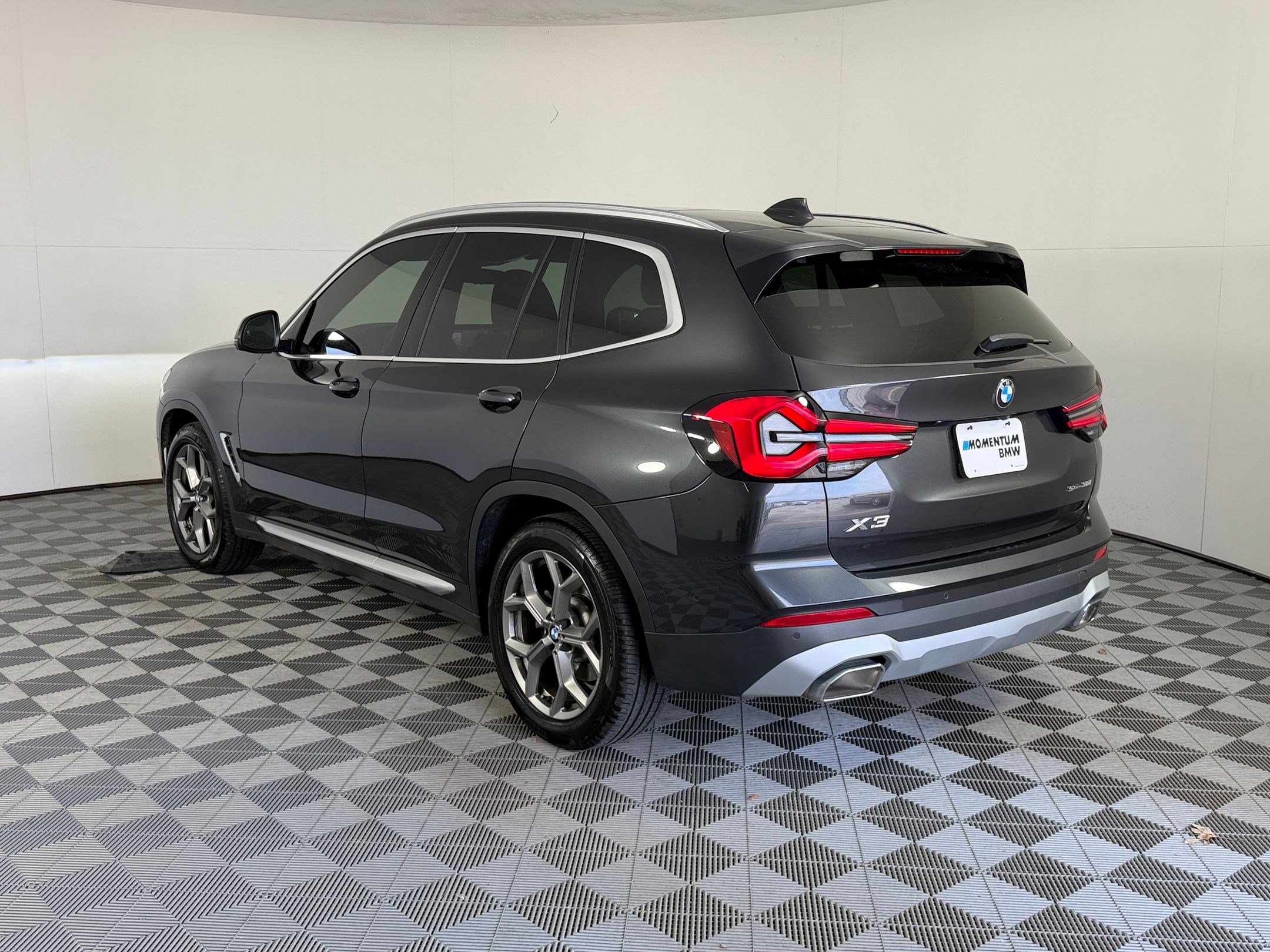 Used 2023 BMW X3 sDrive30i w/ Premium Package RWD image 3