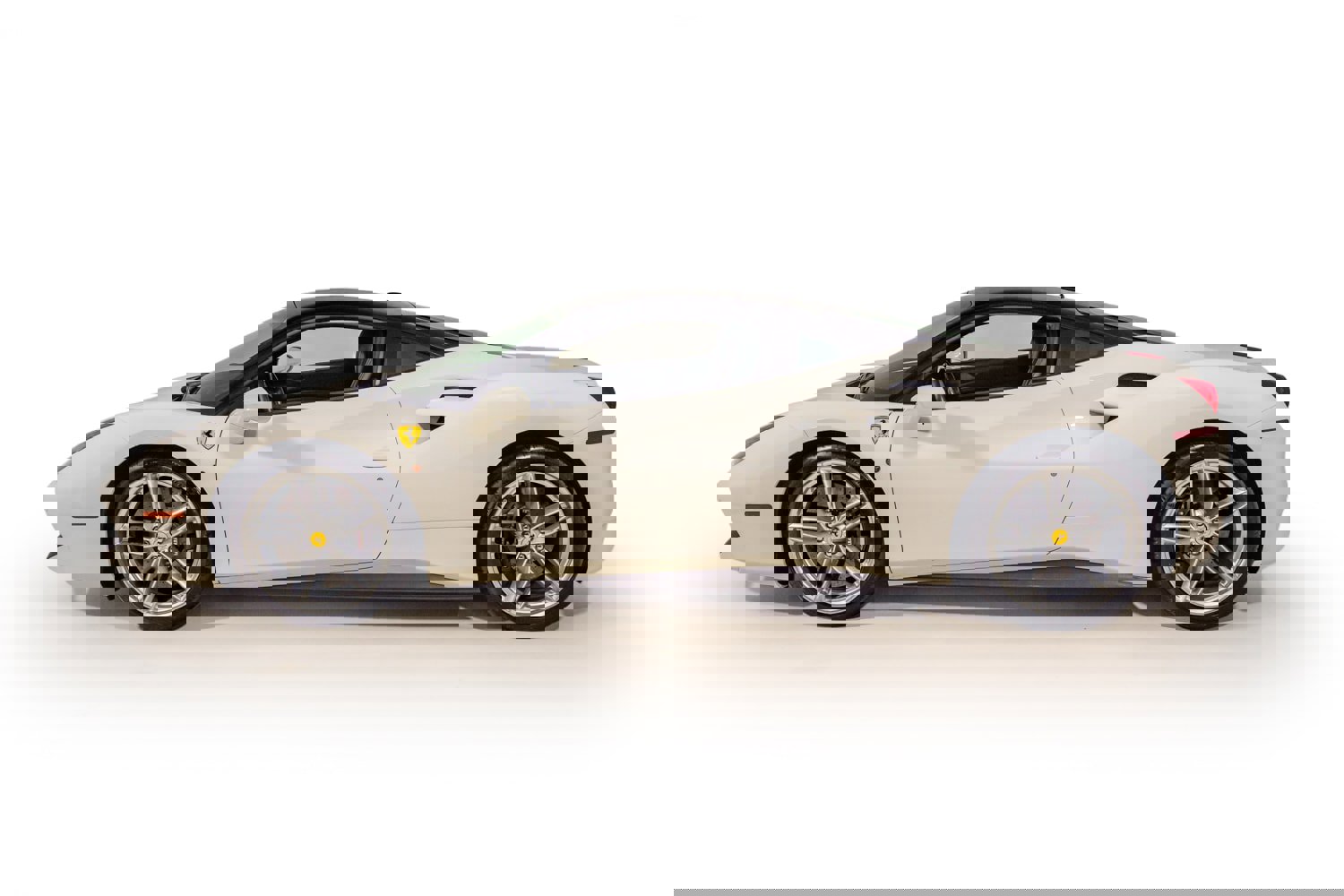 Used 2016 Ferrari 488 GTB image 3