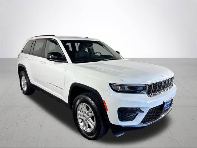Certified 2025 Jeep Grand Cherokee Laredo AWD/4WD image 5
