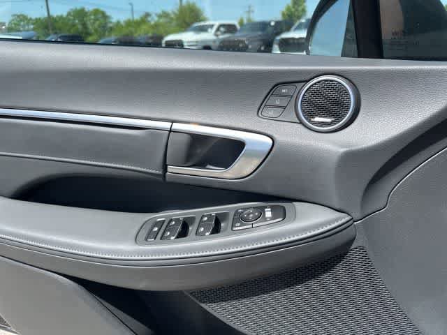 Used 2021 Hyundai Sonata Limited FWD image 15