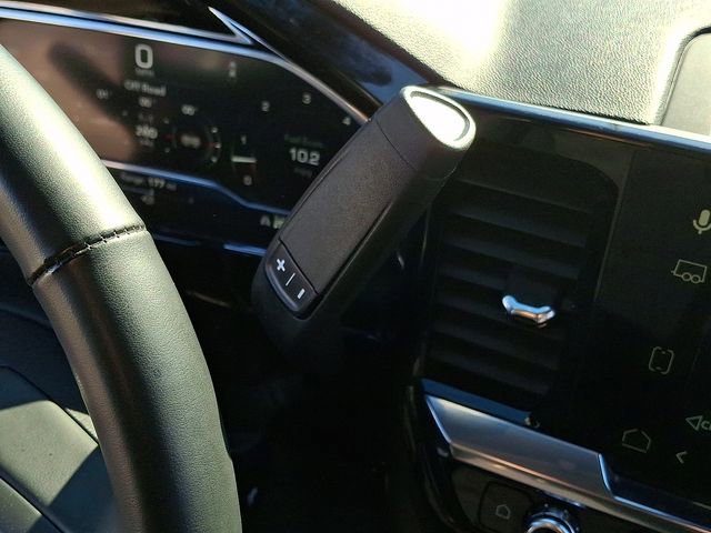 Certified 2025 GMC Sierra 1500 SLT image 15