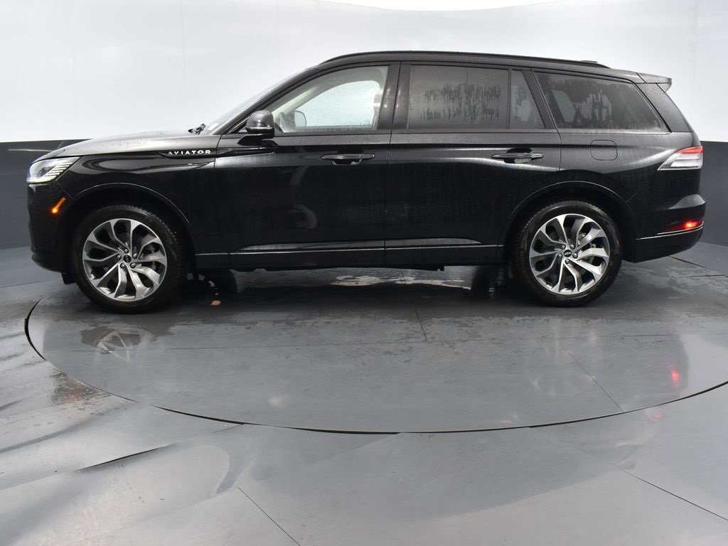 Used 2025 Lincoln Aviator AWD w/ Jet Appearance Package image 18