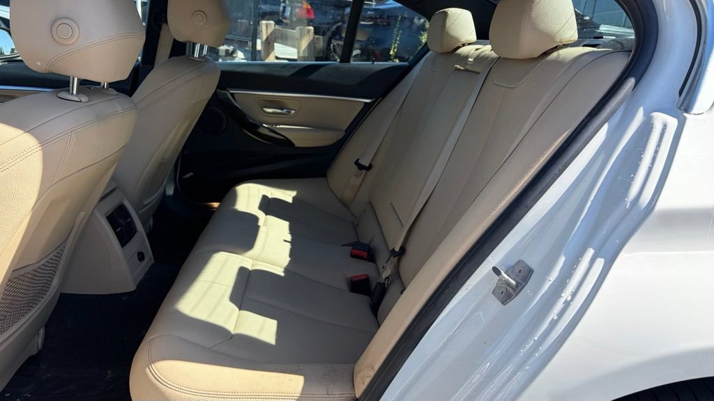 Used 2018 BMW 330i xDrive Sedan AWD/4WD image 9