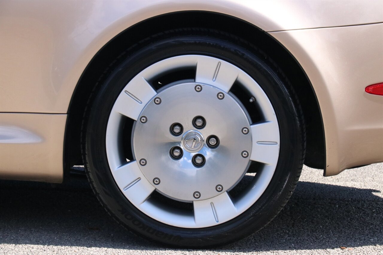 Used 2004 Lexus SC 430 Convertible image 39