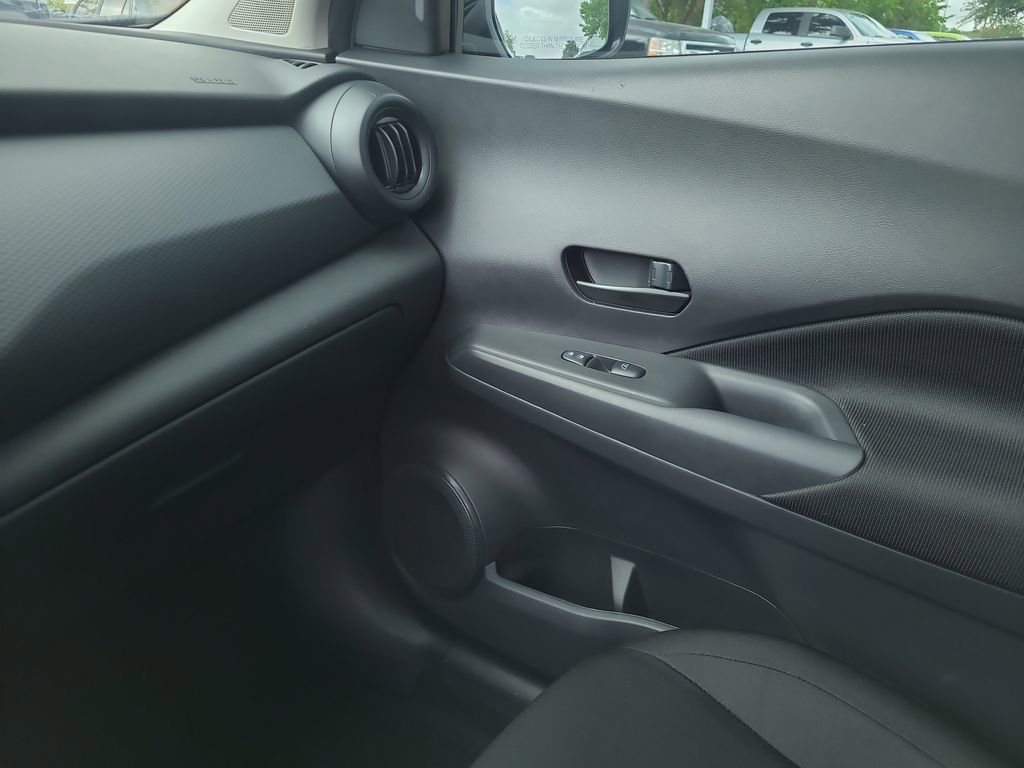 Certified 2025 Nissan Kicks Play S image 19