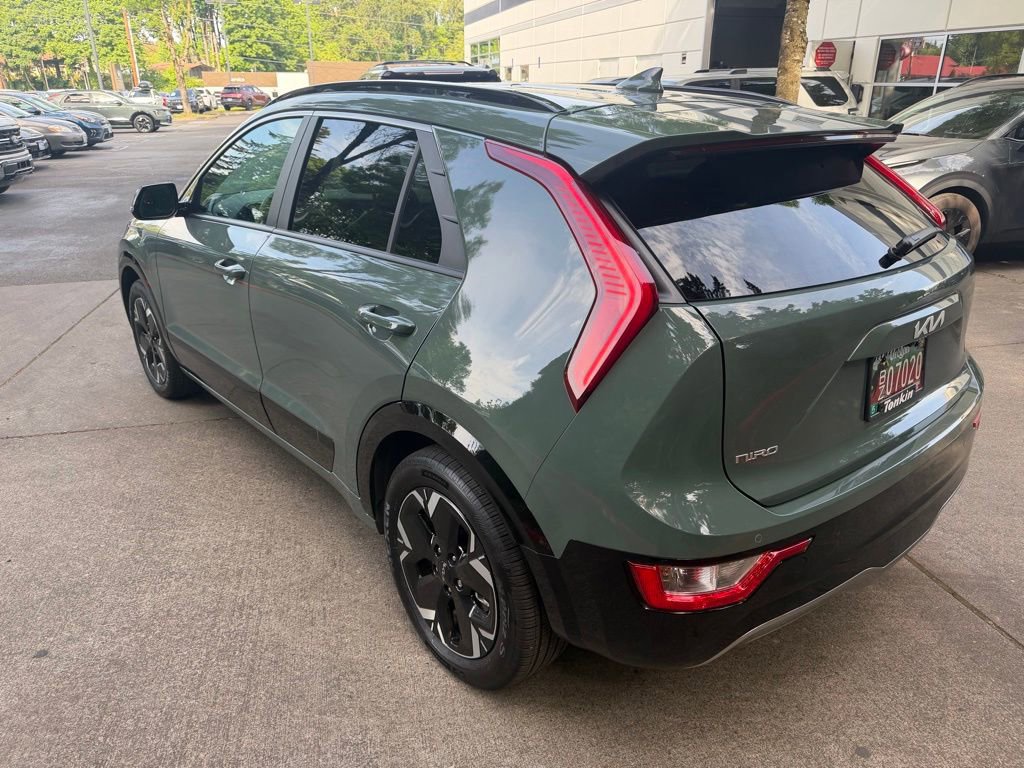 Used 2024 Kia Niro Wind w/ Wind Preserve Package FWD image 6