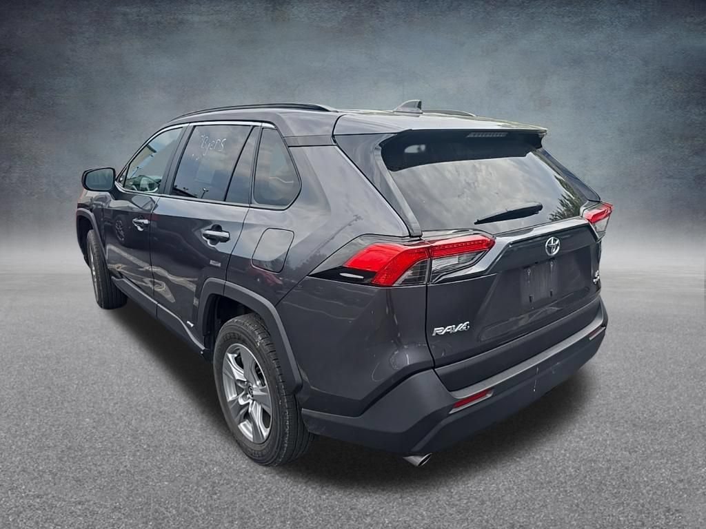 Used 2025 Toyota RAV4 LE AWD/4WD image 7