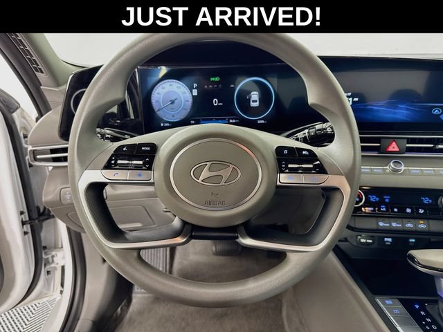 Certified 2024 Hyundai Elantra SEL FWD image 15