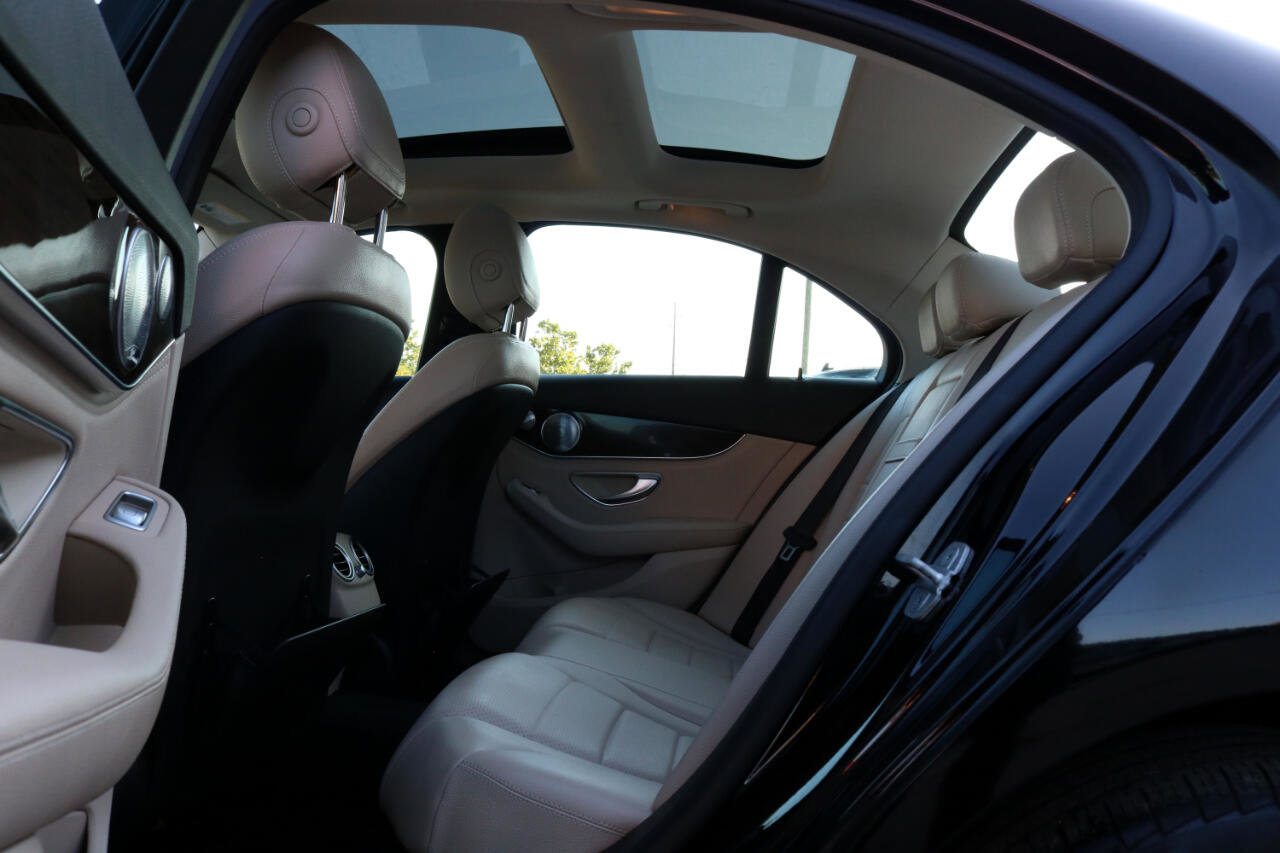 Used 2015 Mercedes-Benz C 300 4MATIC Sedan image 31