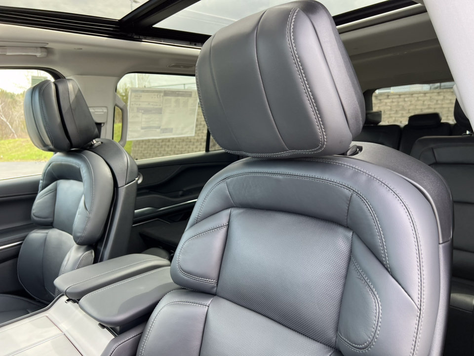 New 2026 Lincoln Navigator Reserve AWD/4WD image 14