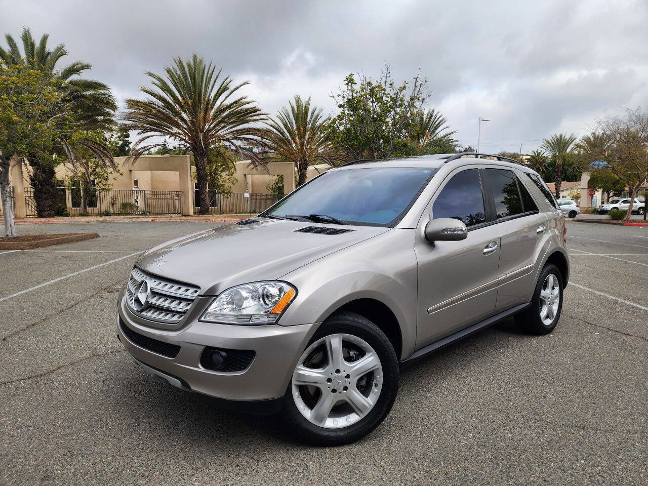Used 2008 Mercedes-Benz ML 350 4MATIC image 2