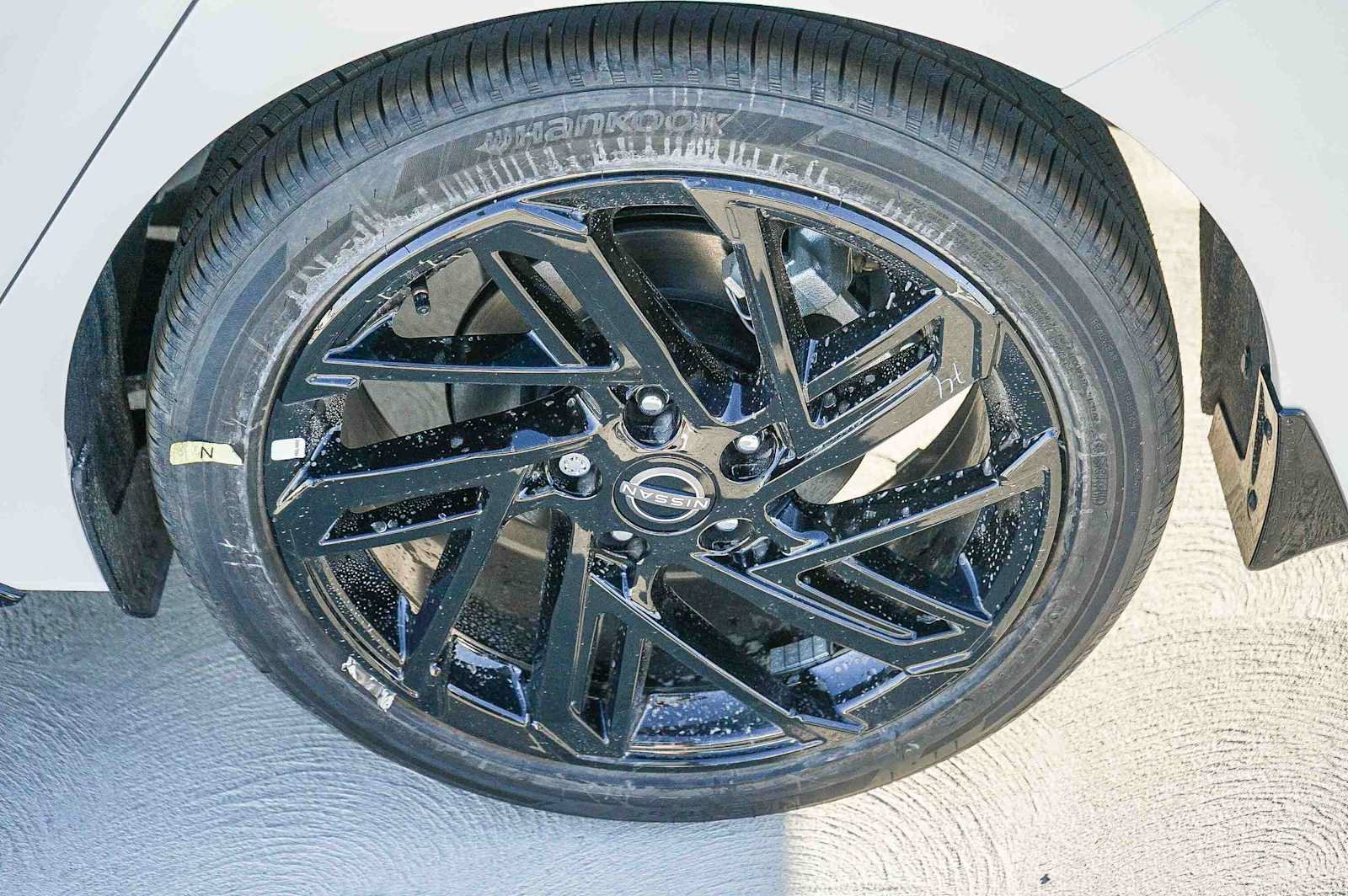 New 2027 Nissan Sentra SR FWD image 10