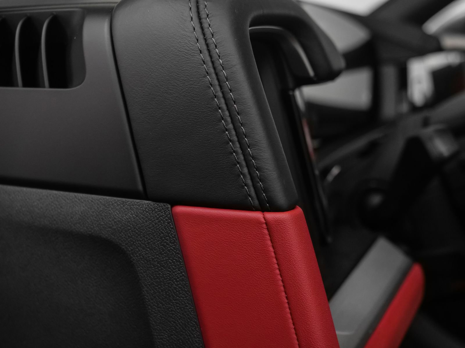Certified 2025 Porsche Cayenne E-Hybrid image 36