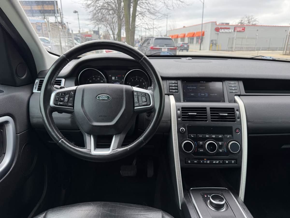 Used 2018 Land Rover Discovery Sport HSE AWD/4WD image 19