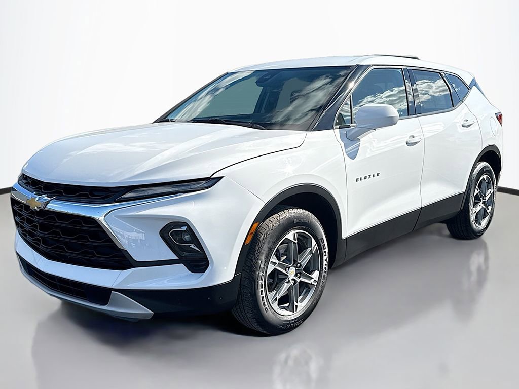 Used 2023 Chevrolet Blazer LT w/ Driver Confidence Package image 5