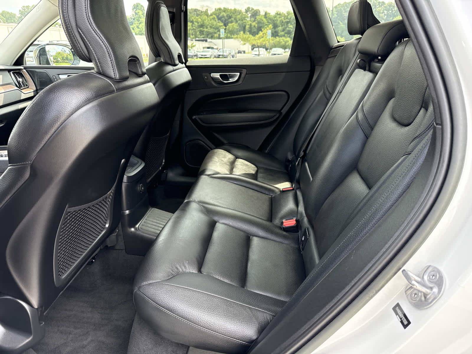 Used 2023 Volvo XC60 T8 Plus w/ Climate Package AWD/4WD image 15