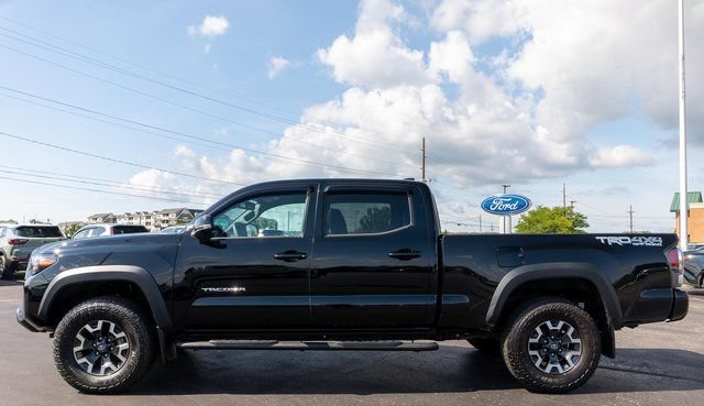 Used 2023 Toyota Tacoma TRD Off-Road w/ TRD Premium Off Road Package AWD/4WD image 9