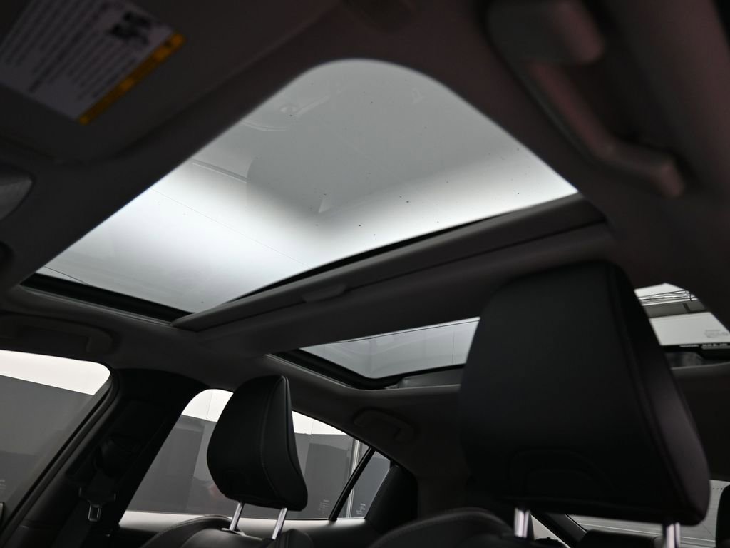 Used 2025 Toyota Prius XLE image 25