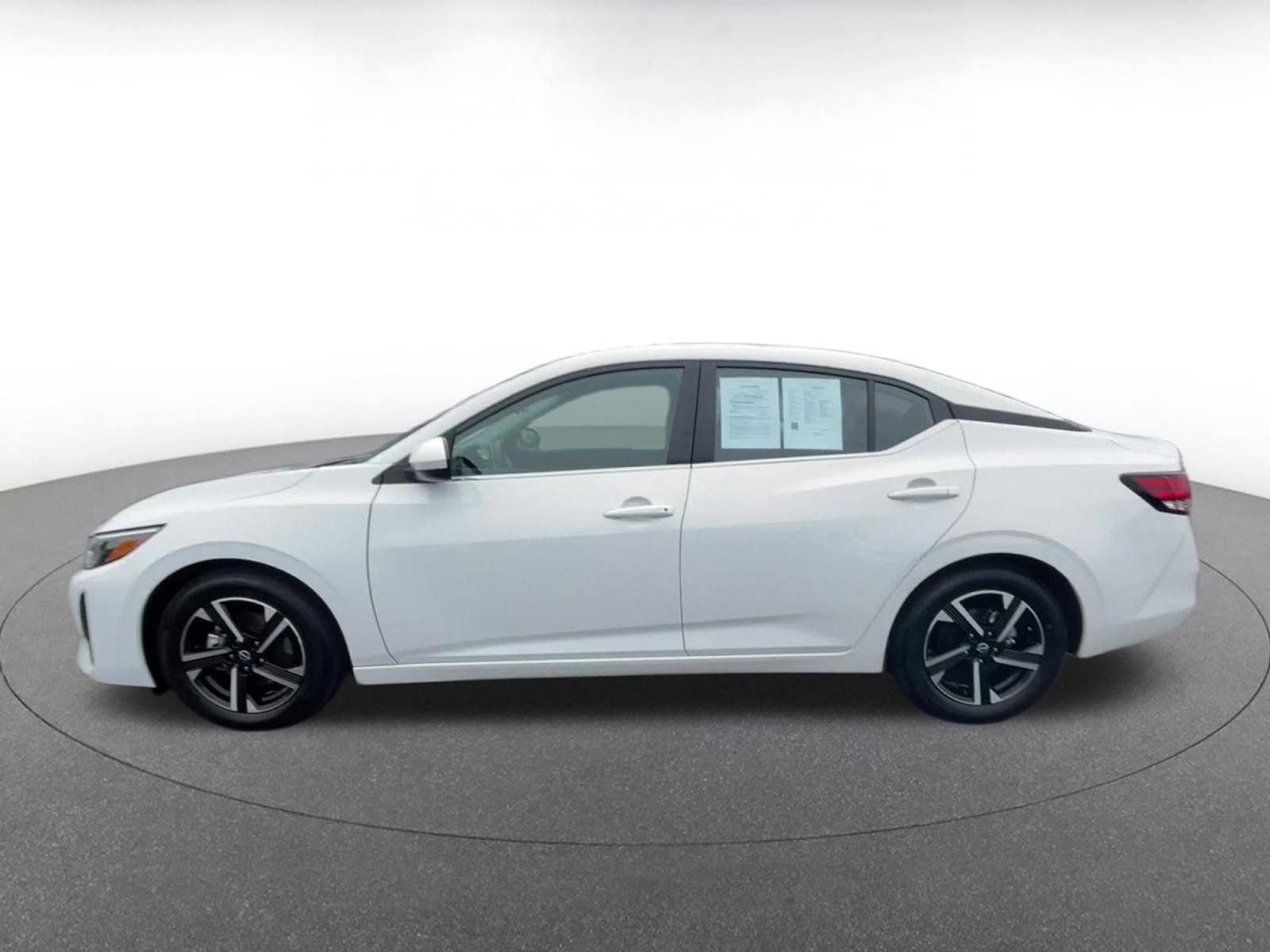 Used 2025 Nissan Sentra SV FWD image 9