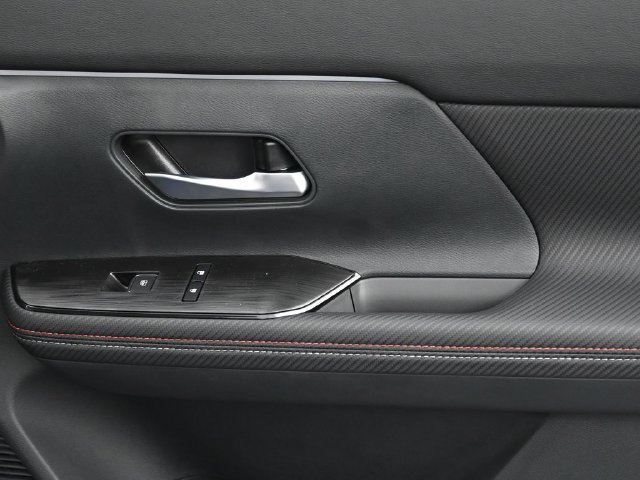 New 2026 Nissan Kicks SR FWD image 33