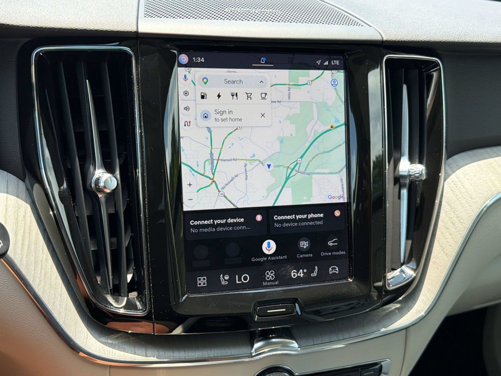 Used 2024 Volvo XC60 T8 Plus w/ Climate Package AWD/4WD image 18