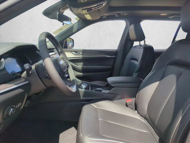 New 2025 Jeep Grand Cherokee Limited AWD/4WD image 4