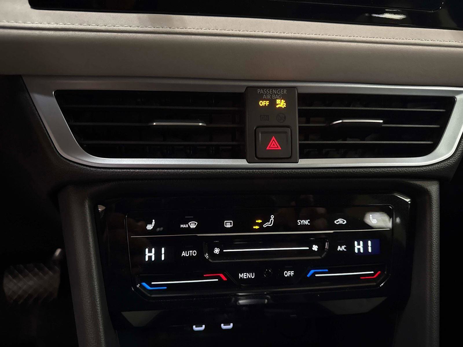 New 2026 Volkswagen Taos SE image 14