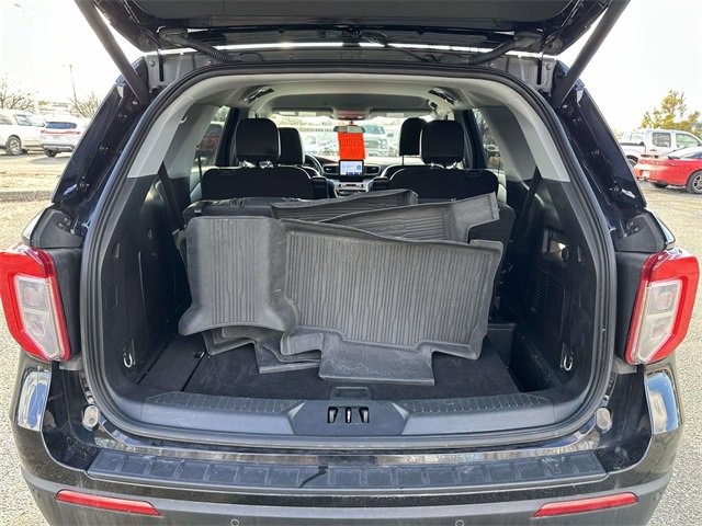 Used 2023 Ford Explorer XLT w/ Equipment Group 202A image 12