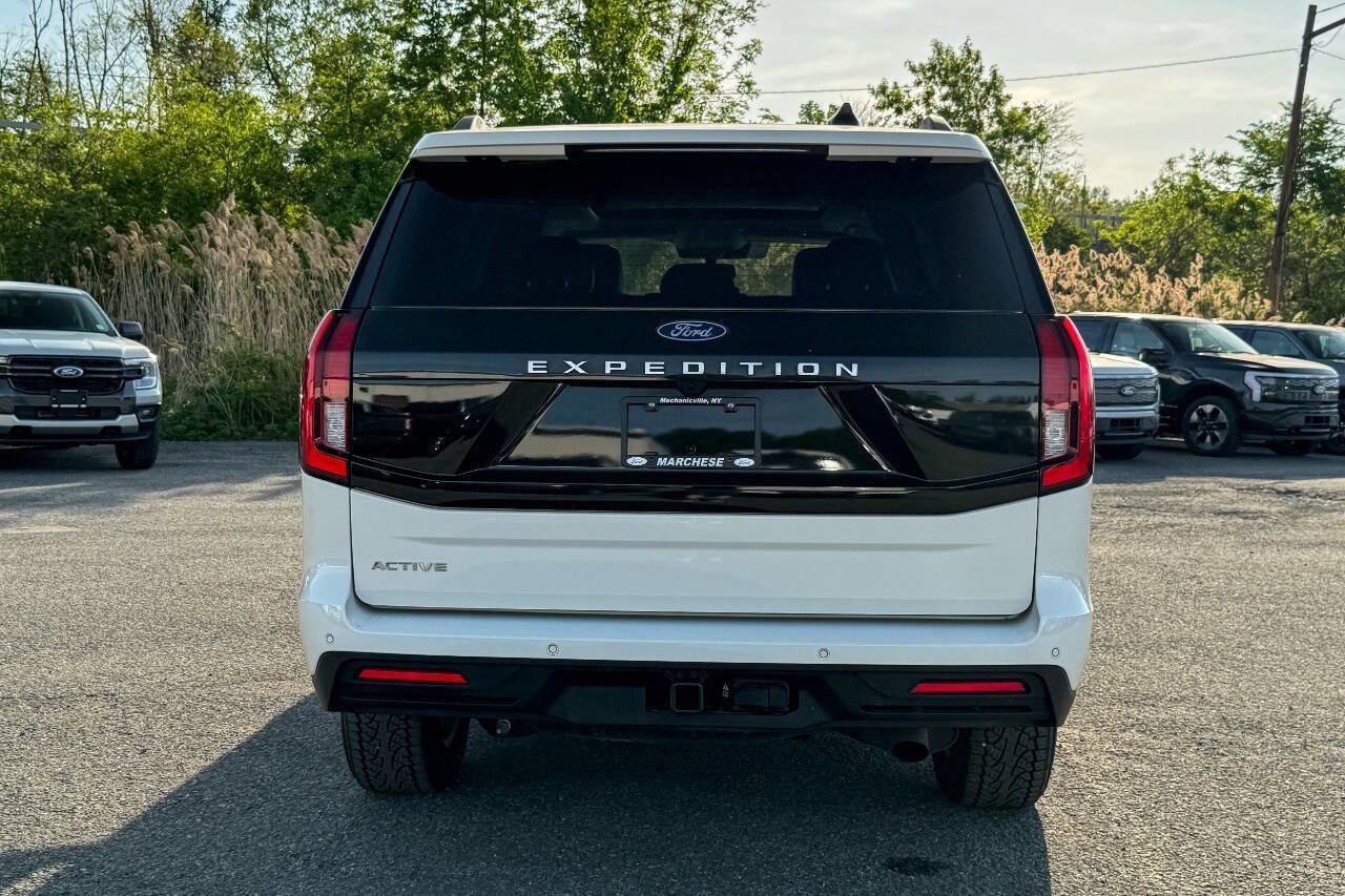 Used 2025 Ford Expedition Active AWD/4WD image 4
