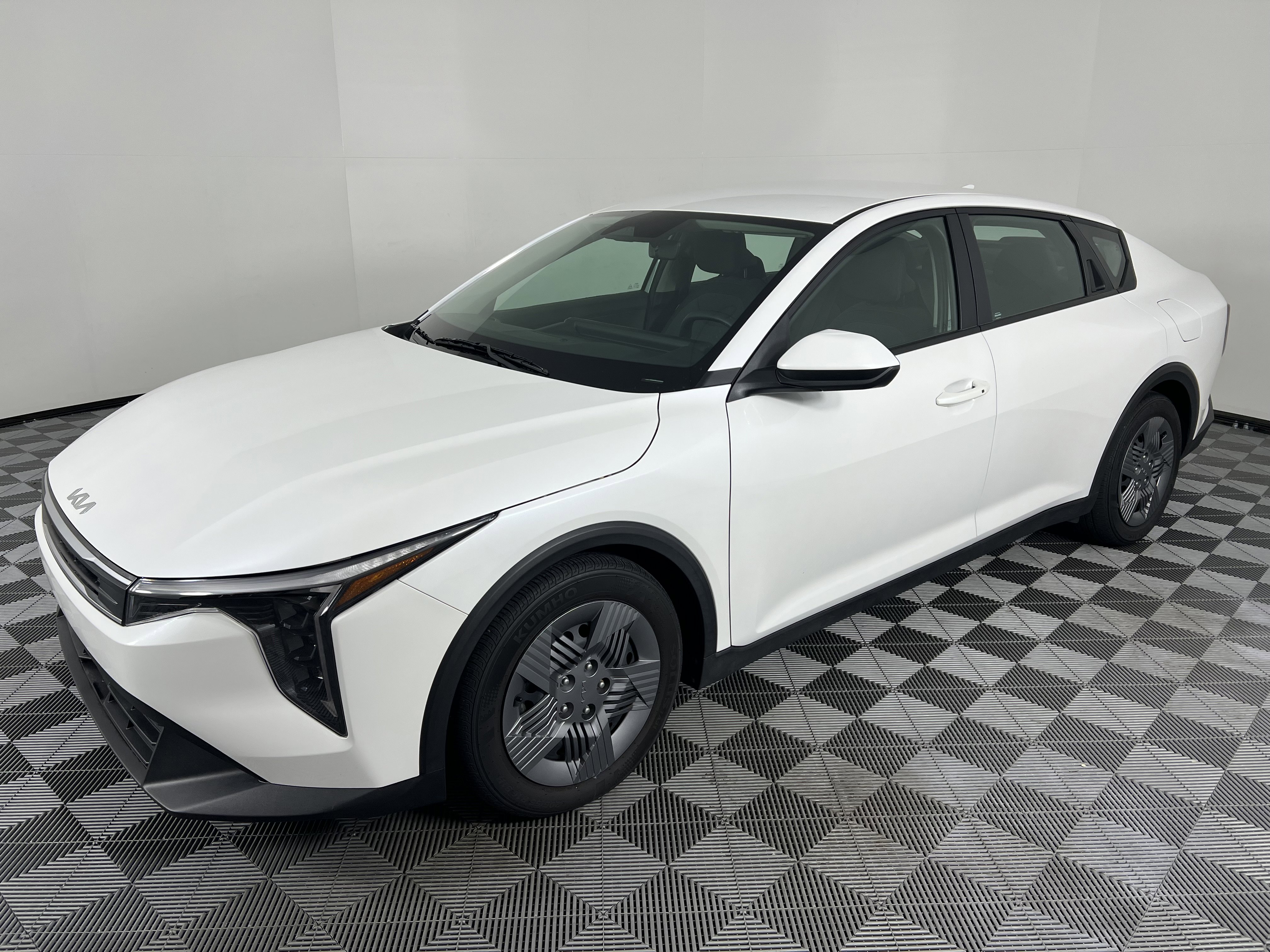 Used 2025 Kia K4 FWD image 8