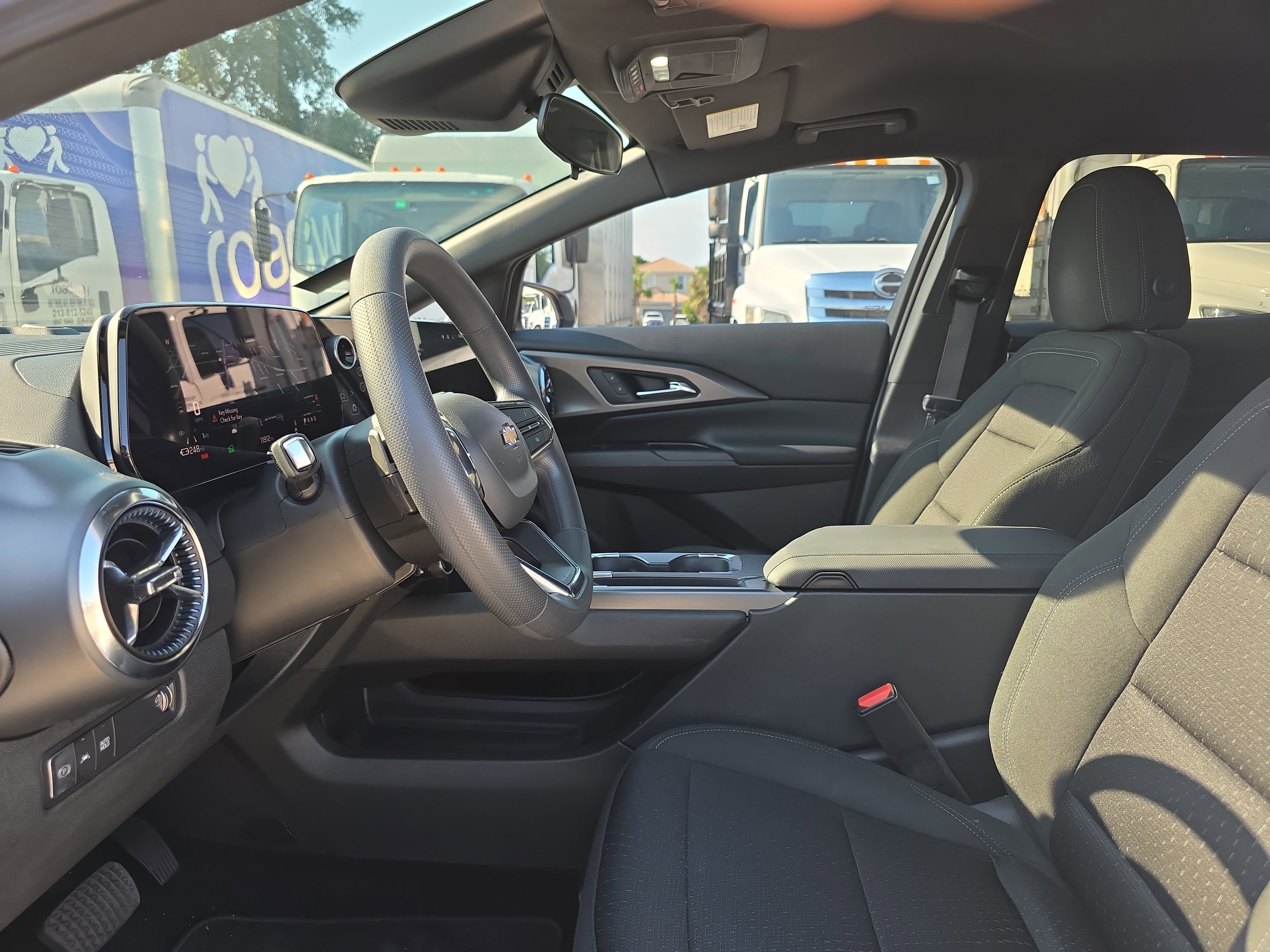 Used 2025 Chevrolet Equinox EV LT FWD image 24