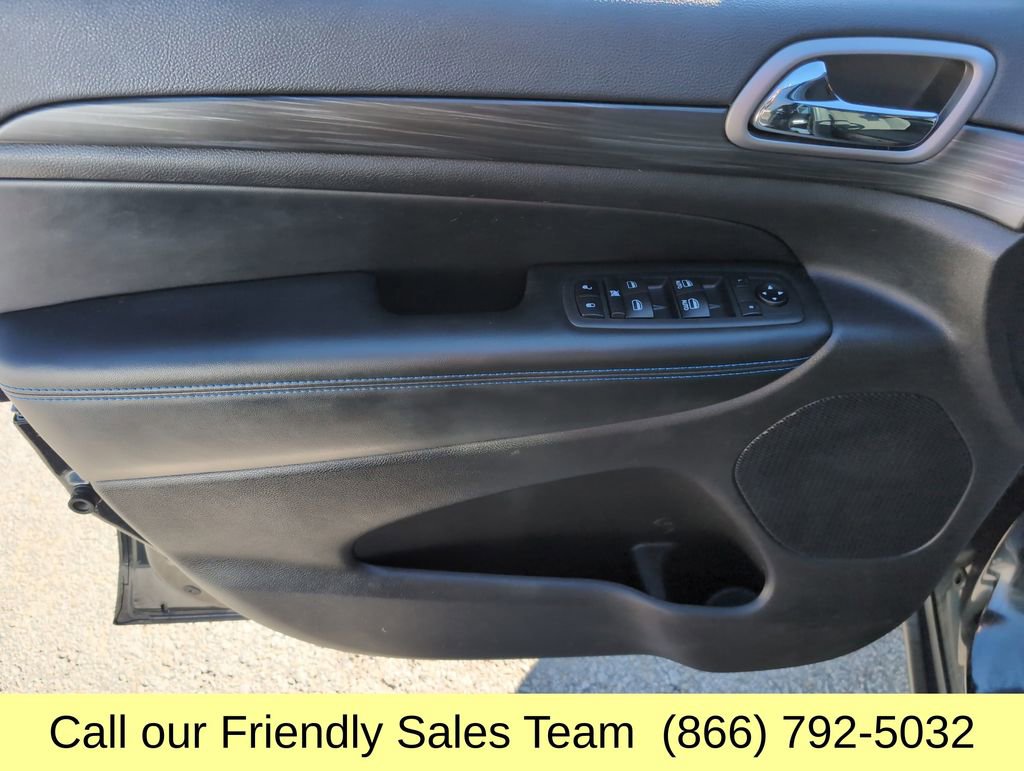 Used 2020 Jeep Grand Cherokee Laredo image 12