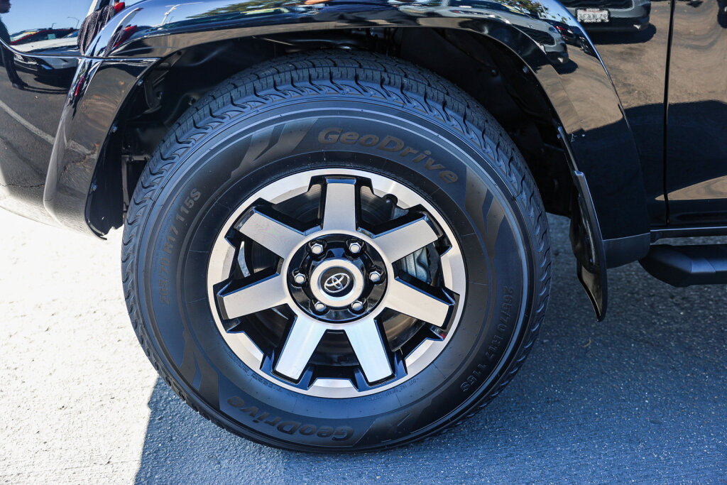 Certified 2024 Toyota 4Runner TRD Off-Road Premium w/ Moonroof Package AWD/4WD image 30