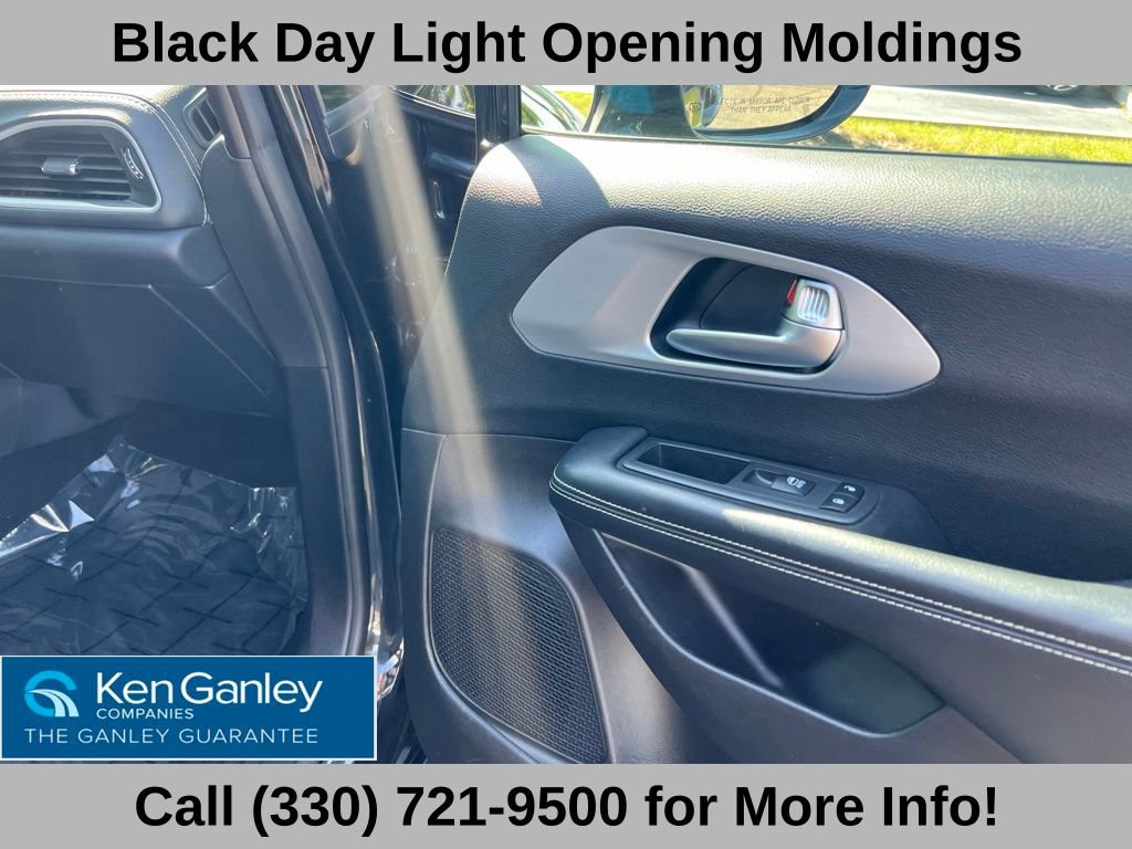Used 2021 Chrysler Pacifica Touring-L w/ S Appearance Package FWD image 55