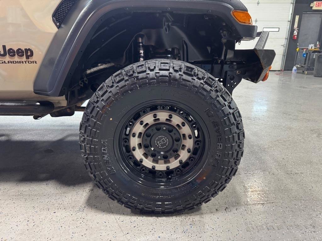 Used 2020 Jeep Gladiator Sport w/ Quick Order Package 24S AWD/4WD image 27