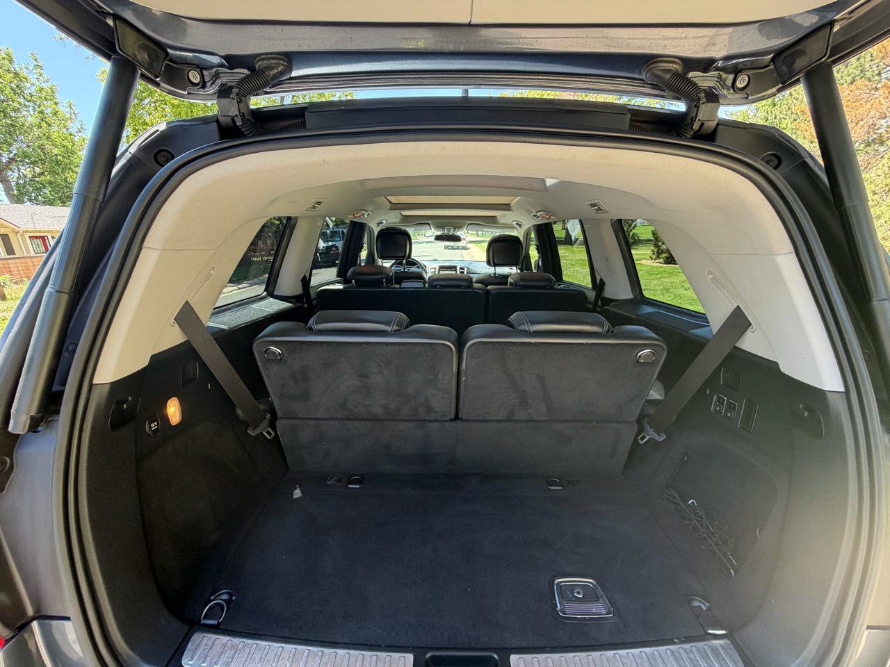 Used 2013 Mercedes-Benz GL 550 4MATIC image 22