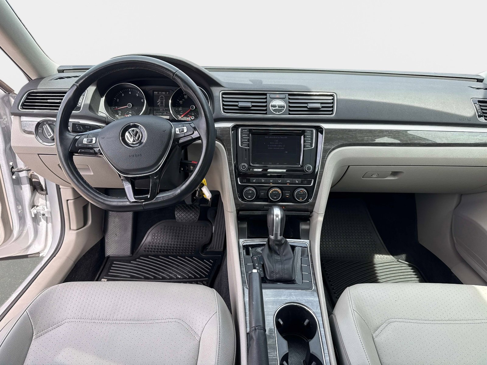 Used 2016 Volkswagen Passat 1.8T SE FWD image 16