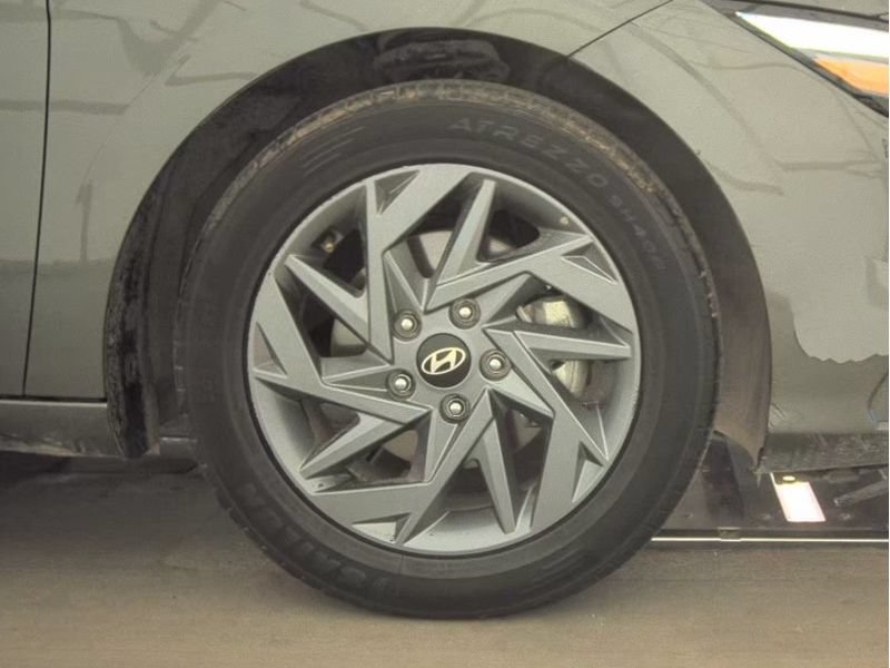 Used 2026 Hyundai Elantra Hybrid FWD image 21