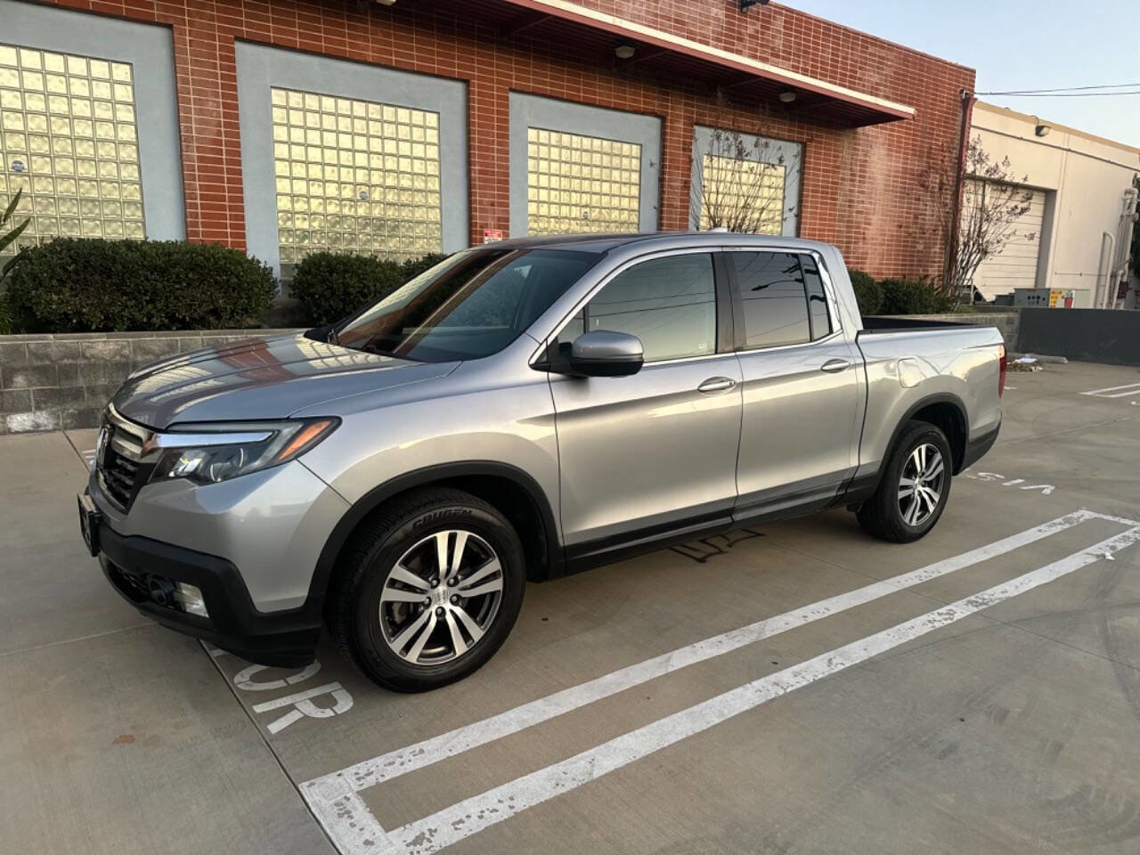 Used 2017 Honda Ridgeline RTS image 2