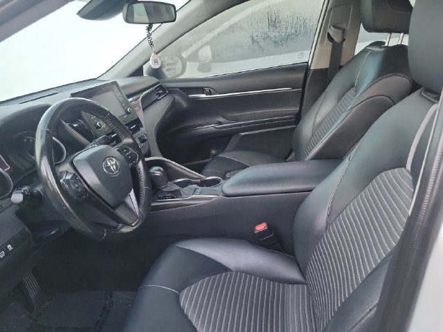 Used 2023 Toyota Camry SE FWD image 11