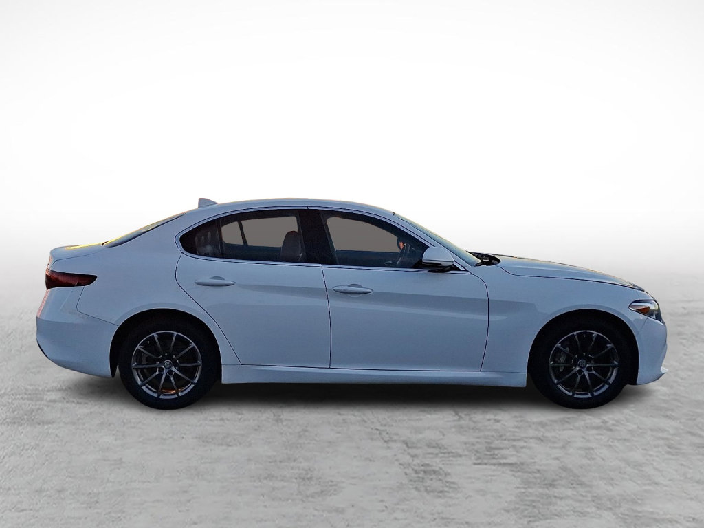 Used 2020 Alfa Romeo Giulia AWD image 6