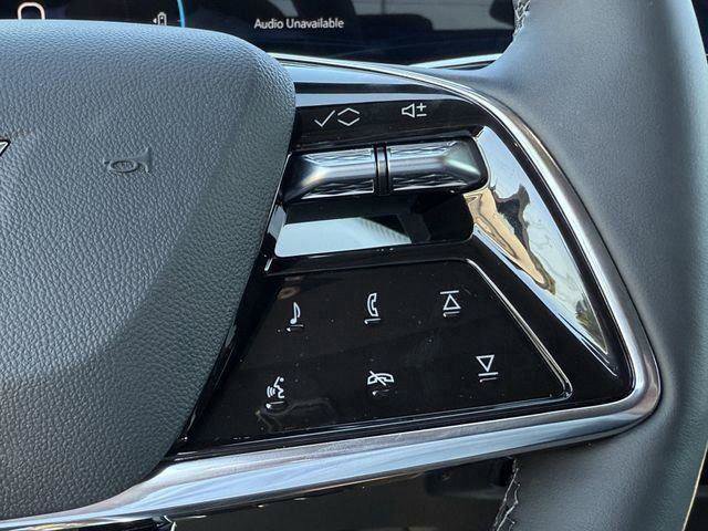 New 2025 Cadillac Optiq Luxury 2 image 23