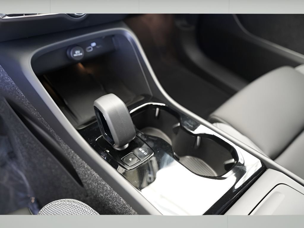 New 2025 Volvo EX40 Core w/ Climate Package image 15