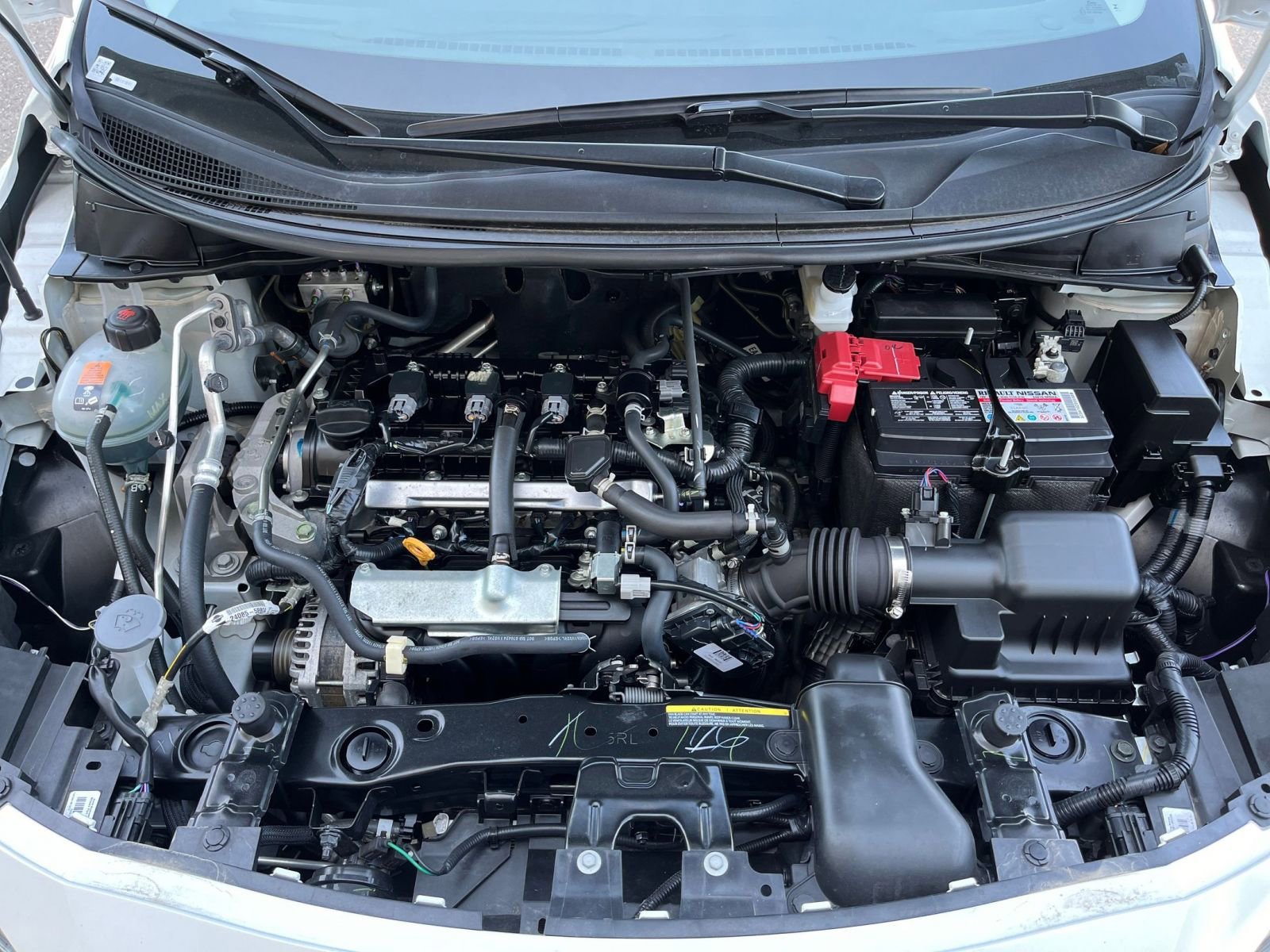 Used 2025 Nissan Versa SV image 29