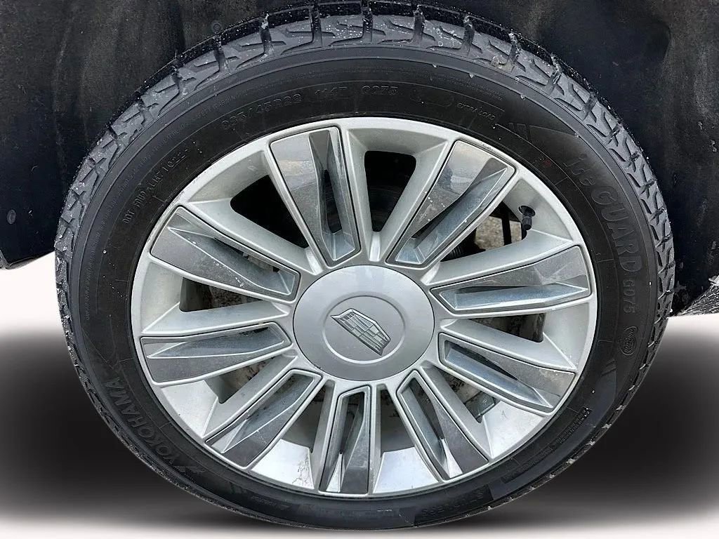 Used 2020 Cadillac Escalade Platinum image 30